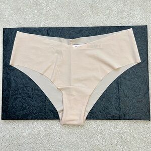Victoria’s Secret Sexy illusion Pink Shine smooth no show Cheeky Panties Medium